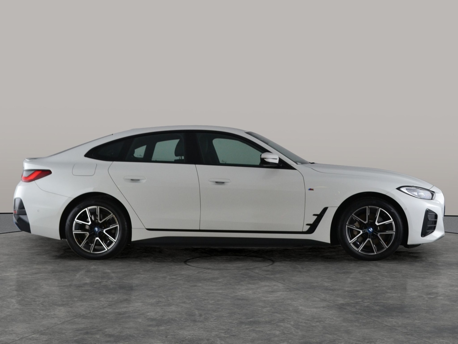 Used BMW i4 2022 for sale - 77043370: Photo 12