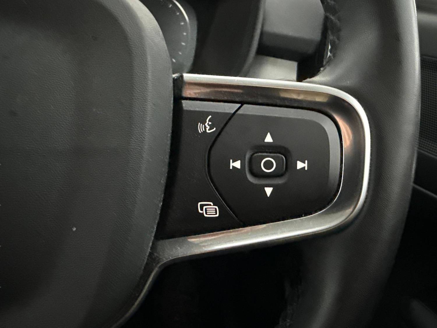 Used Volvo XC40 2022 for sale - 77980685: Photo 17