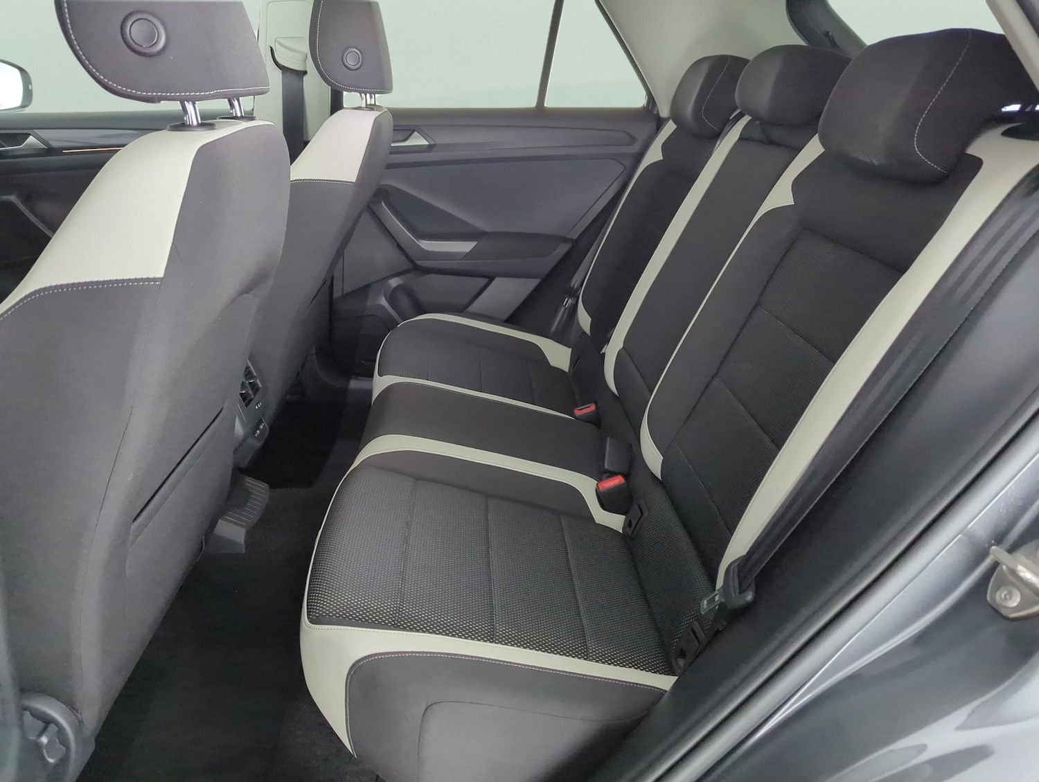 Used Volkswagen T-Roc 2021 for sale - 77988998: Photo 26