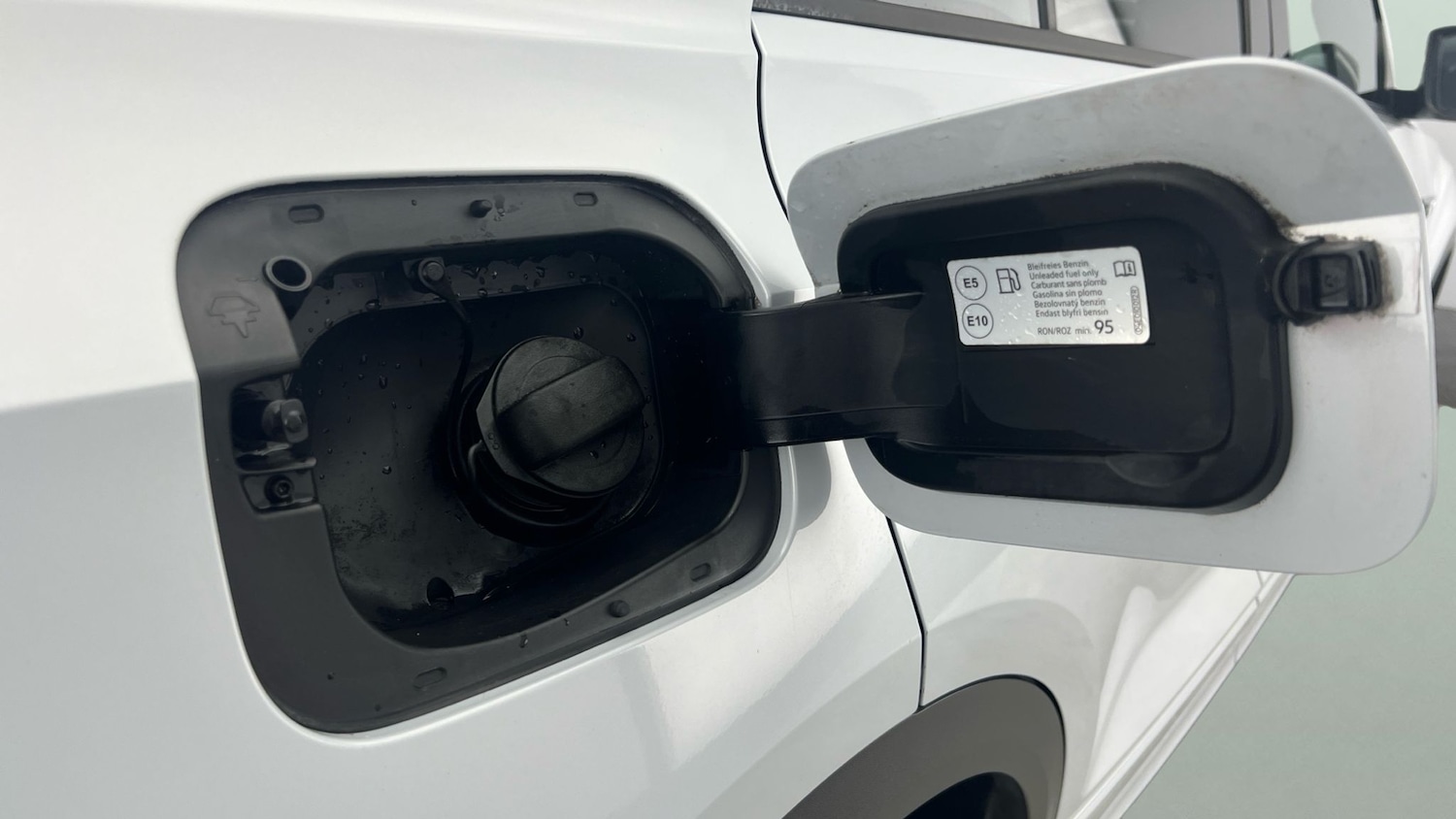 Used Volkswagen T-Roc 2021 for sale - 76946418: Photo 12