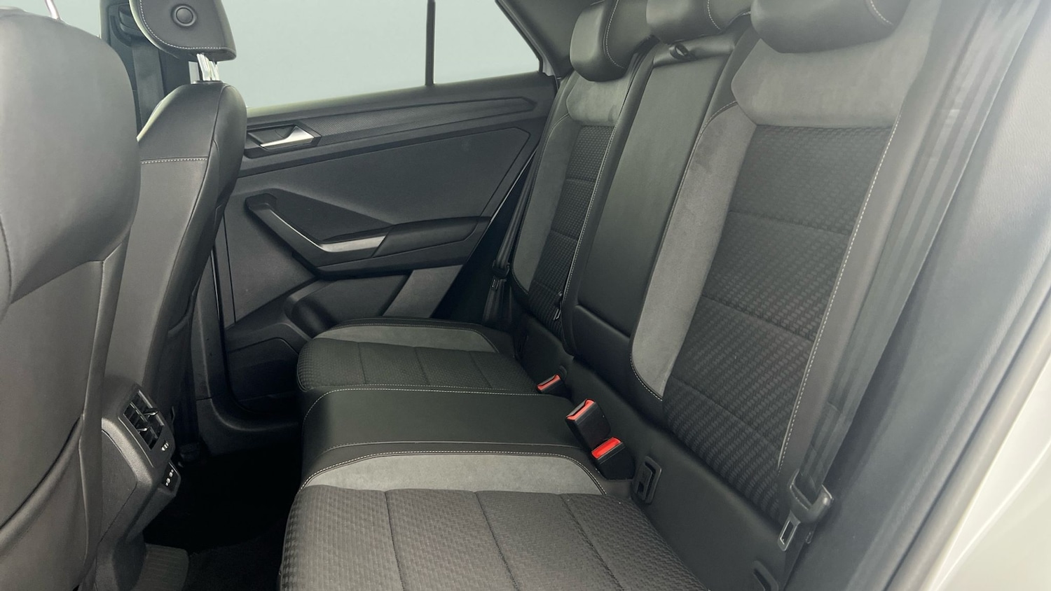 Used Volkswagen T-Roc 2021 for sale - 76946418: Photo 17