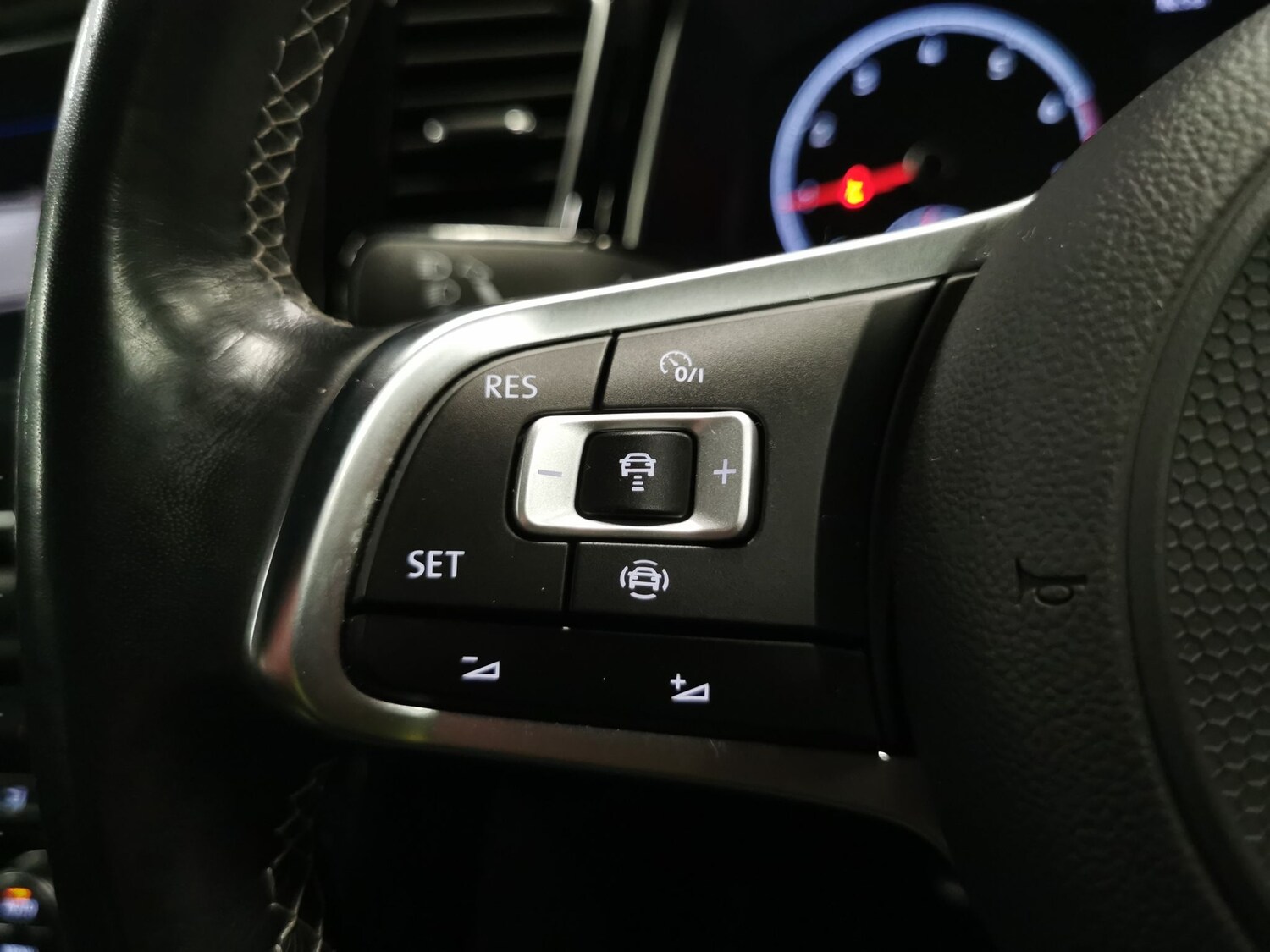 Used Volkswagen T-Roc for sale - 77543131: Photo 19