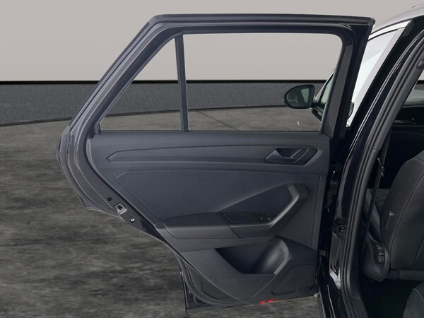Used Volkswagen T-Roc 2023 for sale - 75628127: Photo 26