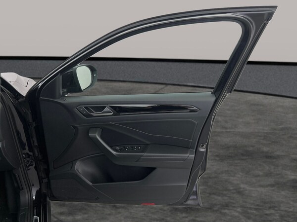 Used Volkswagen T-Roc 2023 for sale - 75628127: Photo 35