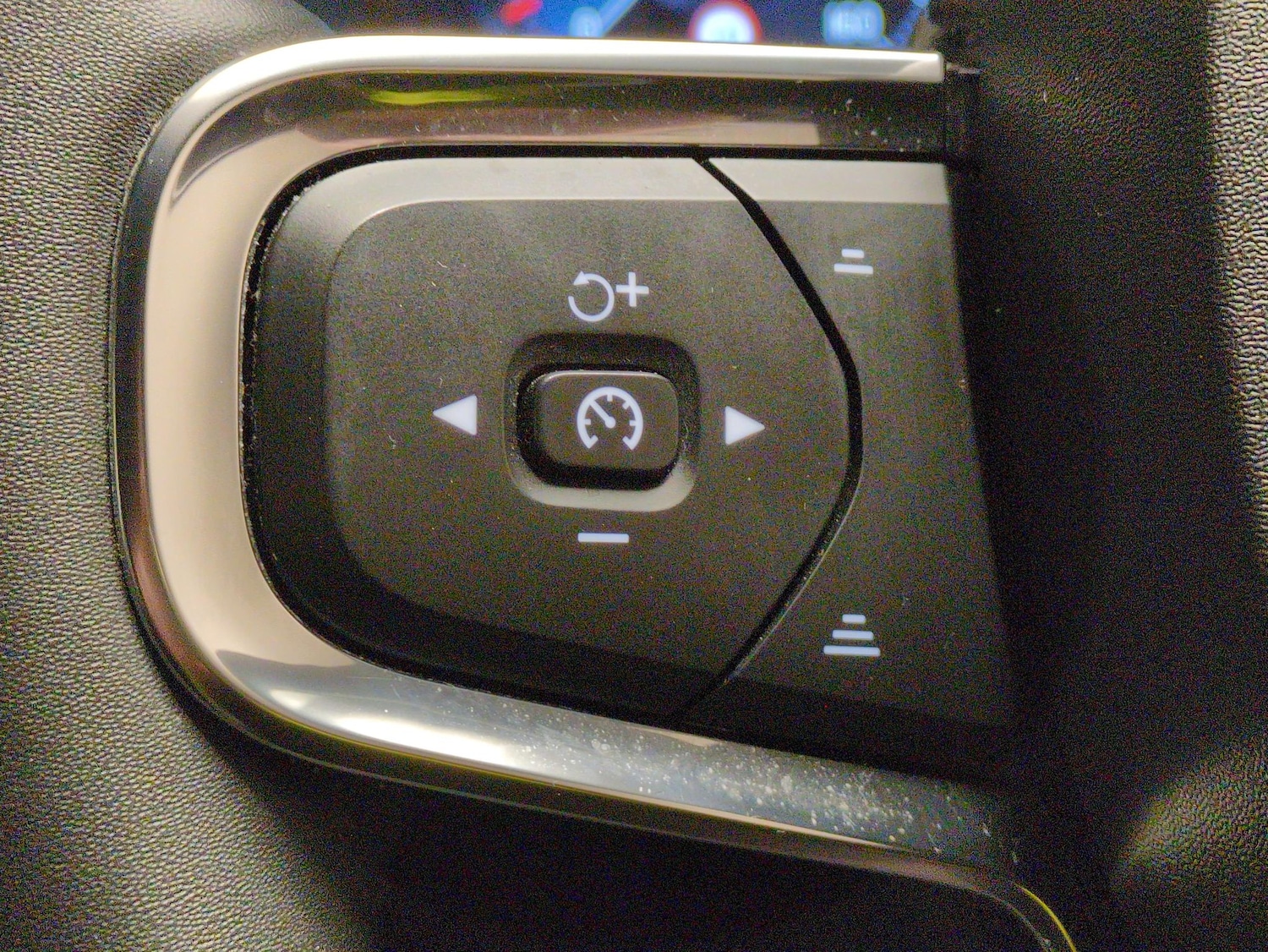 Used Volvo XC40 2022 for sale - 77542882: Photo 17