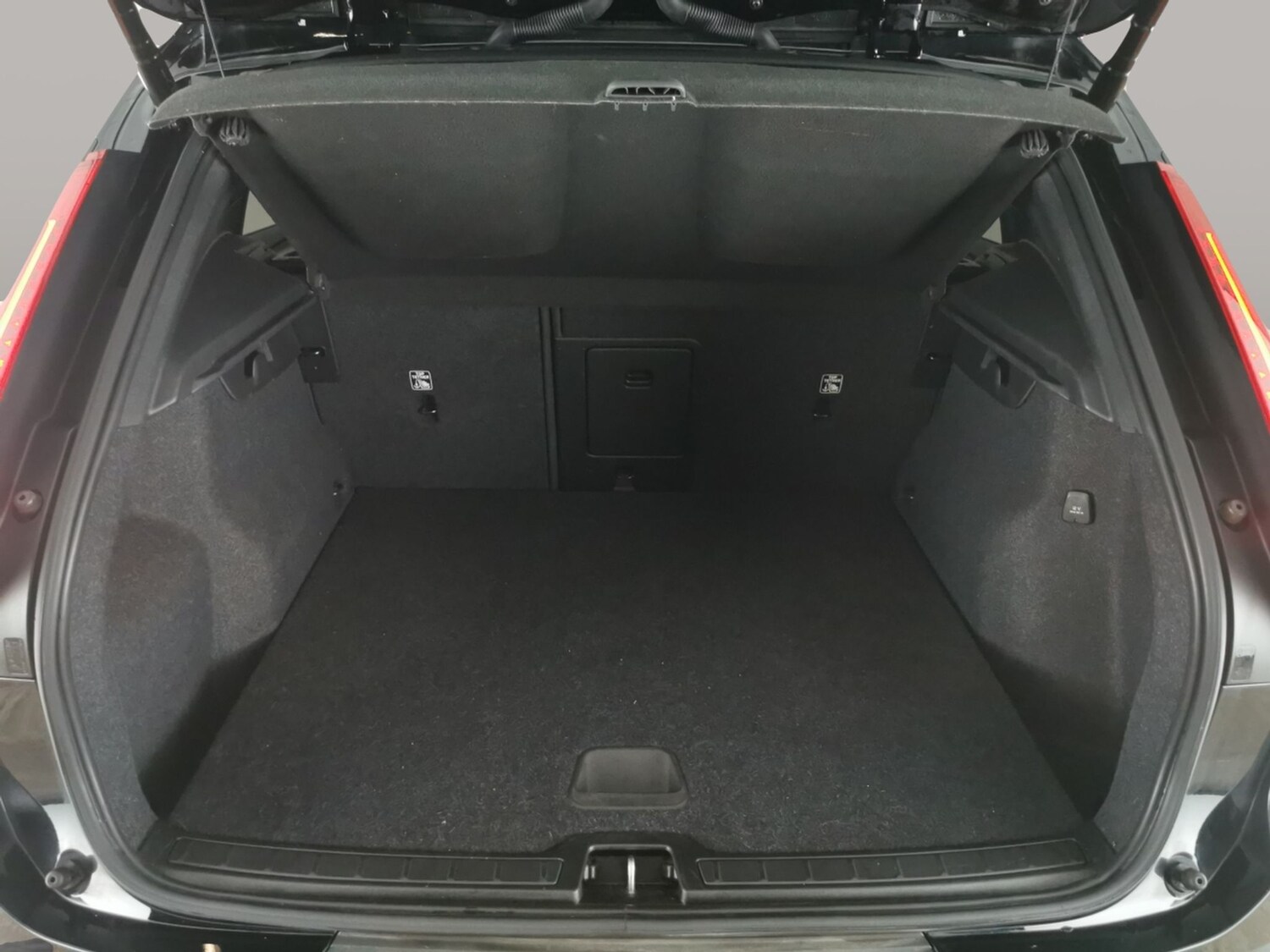 Used Volvo XC40 2022 for sale - 77542882: Photo 31