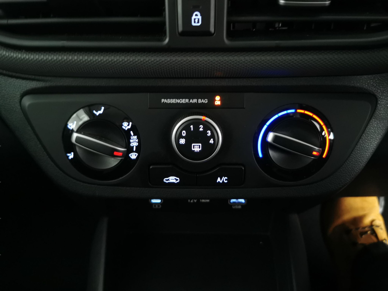 Used Hyundai i10 2023 for sale - 77833683: Photo 18