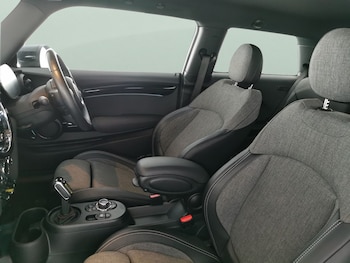 Used MINI Hatch 2021 for sale - 77127939: Photo