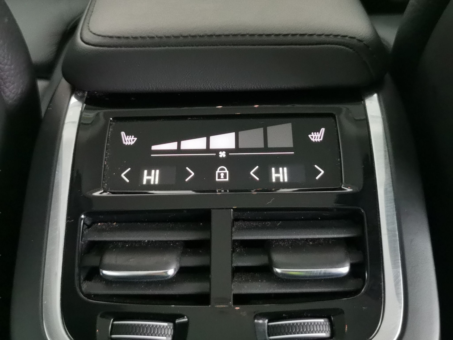 Used Volvo XC60 2023 for sale - 77012182: Photo 26