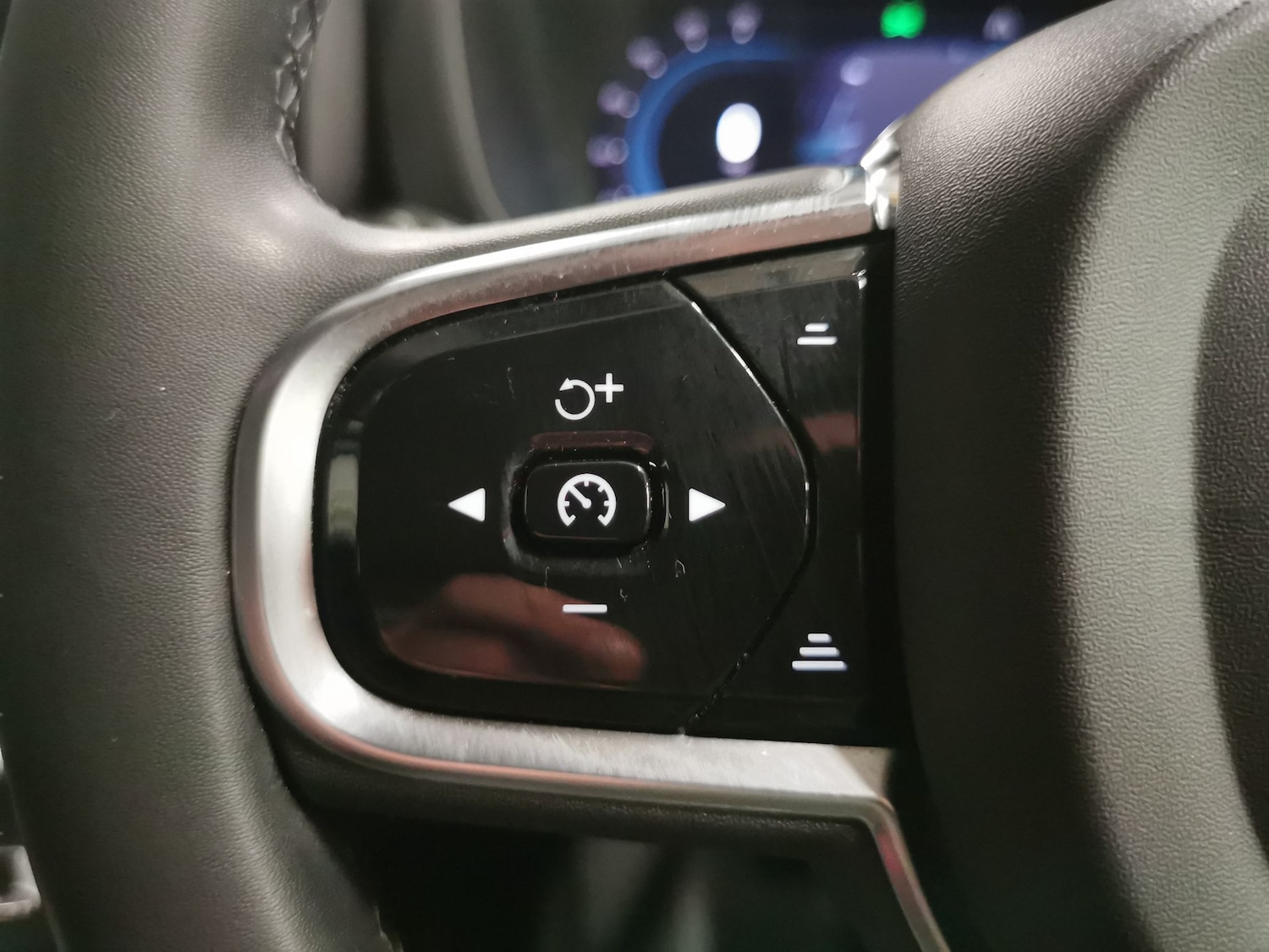 Used Volvo XC60 2023 for sale - 76821888: Photo 20