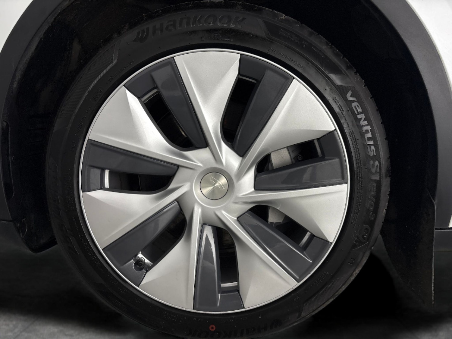 Used Tesla Model Y 2024 for sale - 77965744: Photo 30