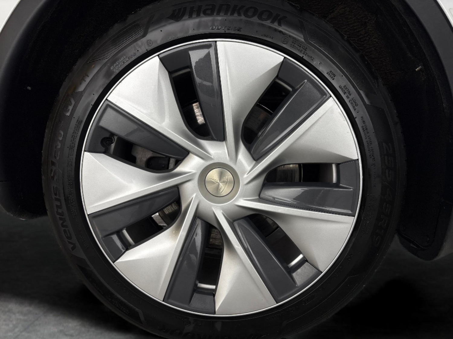 Used Tesla Model Y 2024 for sale - 77965744: Photo 32