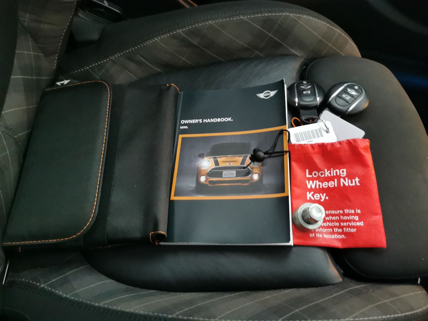 Used MINI Hatch 2016 for sale - 76439499: Photo 35