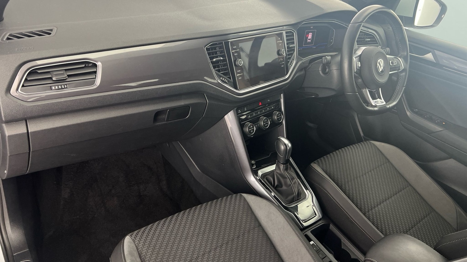 Used Volkswagen T-Roc 2021 for sale - 77100645: Photo 13