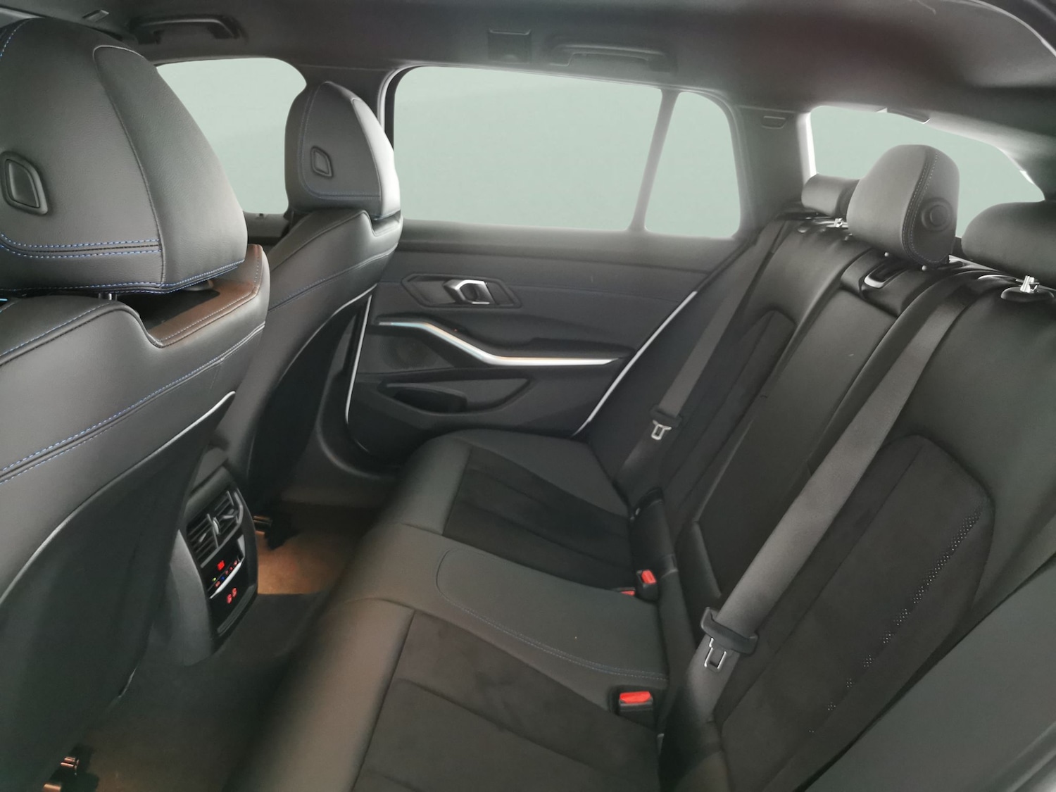 Used BMW 3 Series 2024 for sale - 76626303: Photo 31