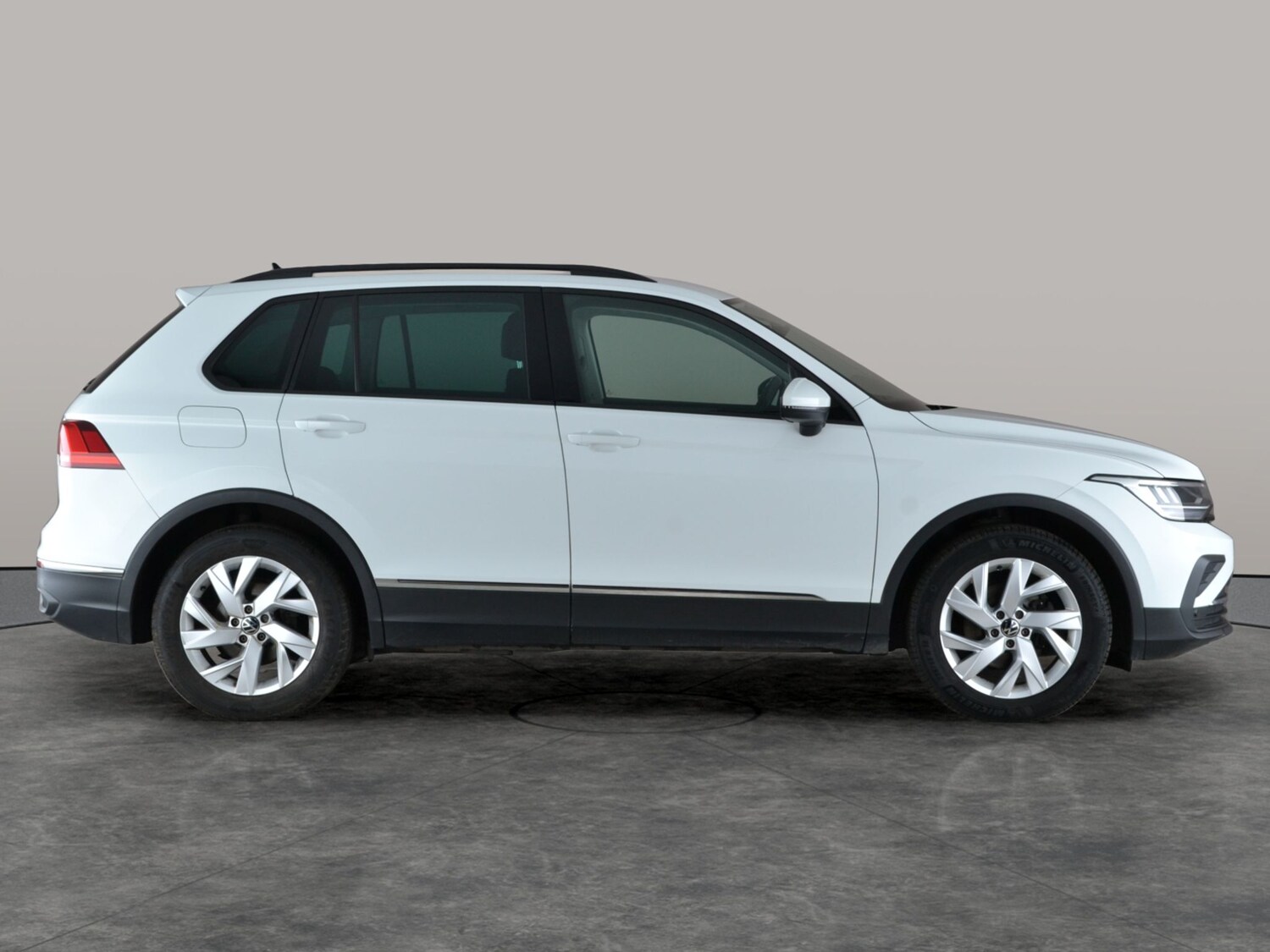 Used Volkswagen Tiguan for sale - 77485181: Photo 9