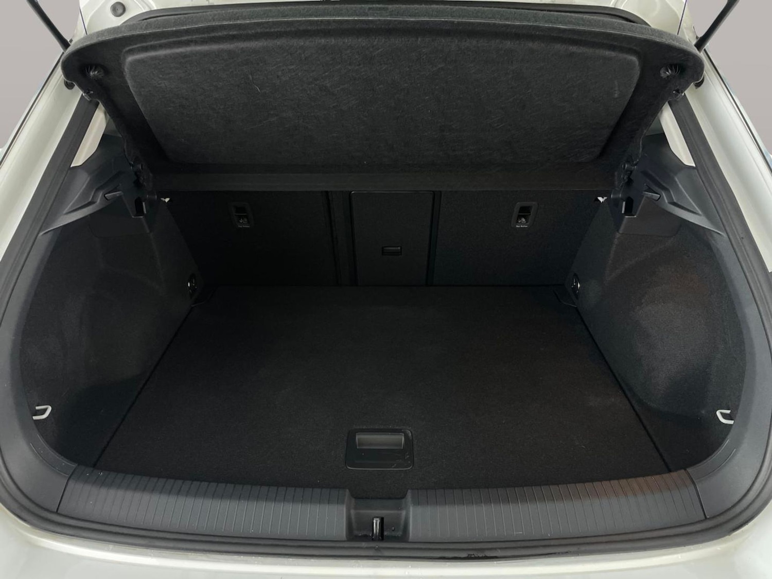 Used Volkswagen T-Roc 2023 for sale - 77605007: Photo 32