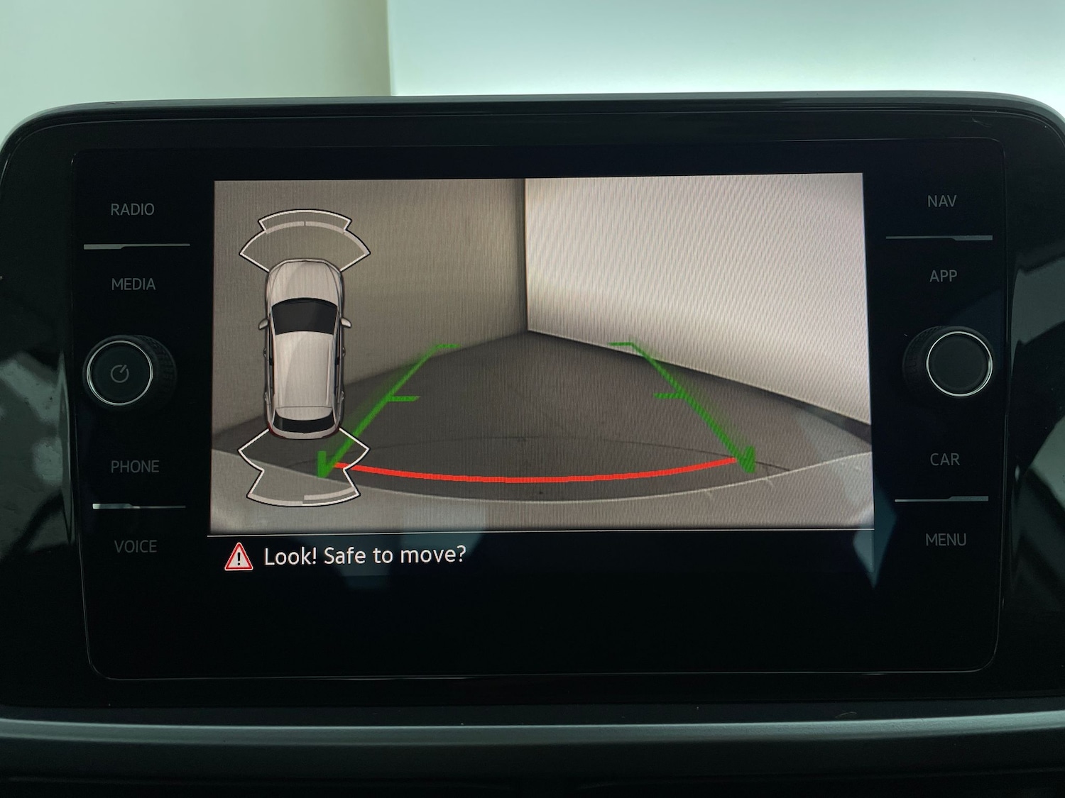 Used Volkswagen T-Roc 2023 for sale - 77605007: Photo 5