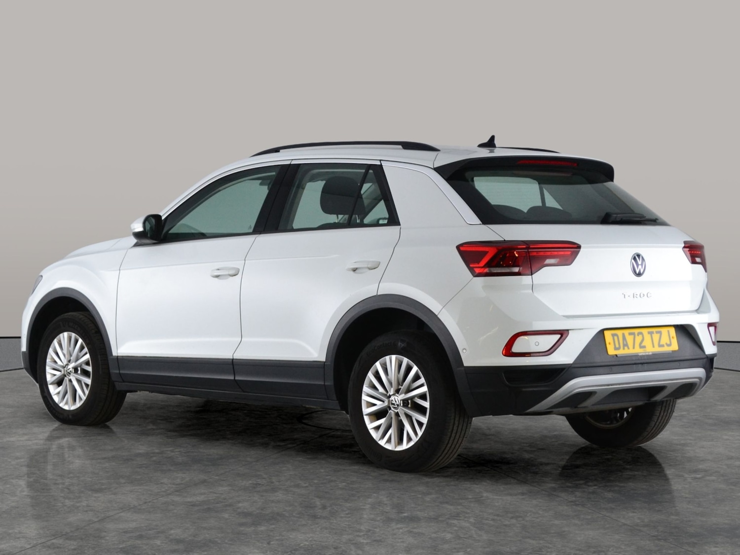 Used Volkswagen T-Roc 2023 for sale - 77605007: Photo 8