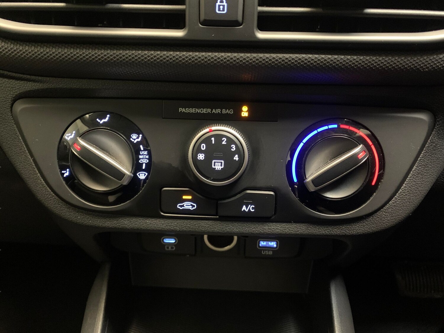 Used Hyundai i10 2023 for sale - 77374013: Photo 19