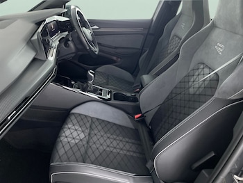 Used Volkswagen Golf 2024 for sale - 76980571: Photo