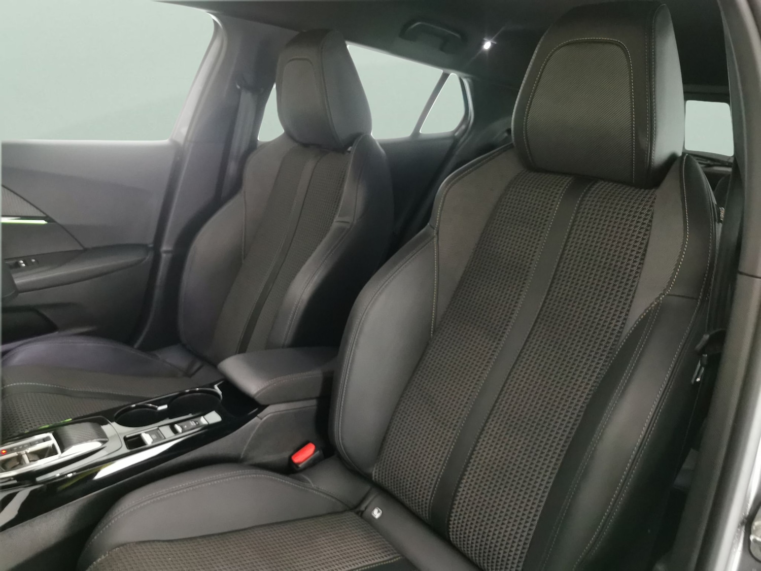 Used Peugeot 2008 2022 for sale - 76928374: Photo 14