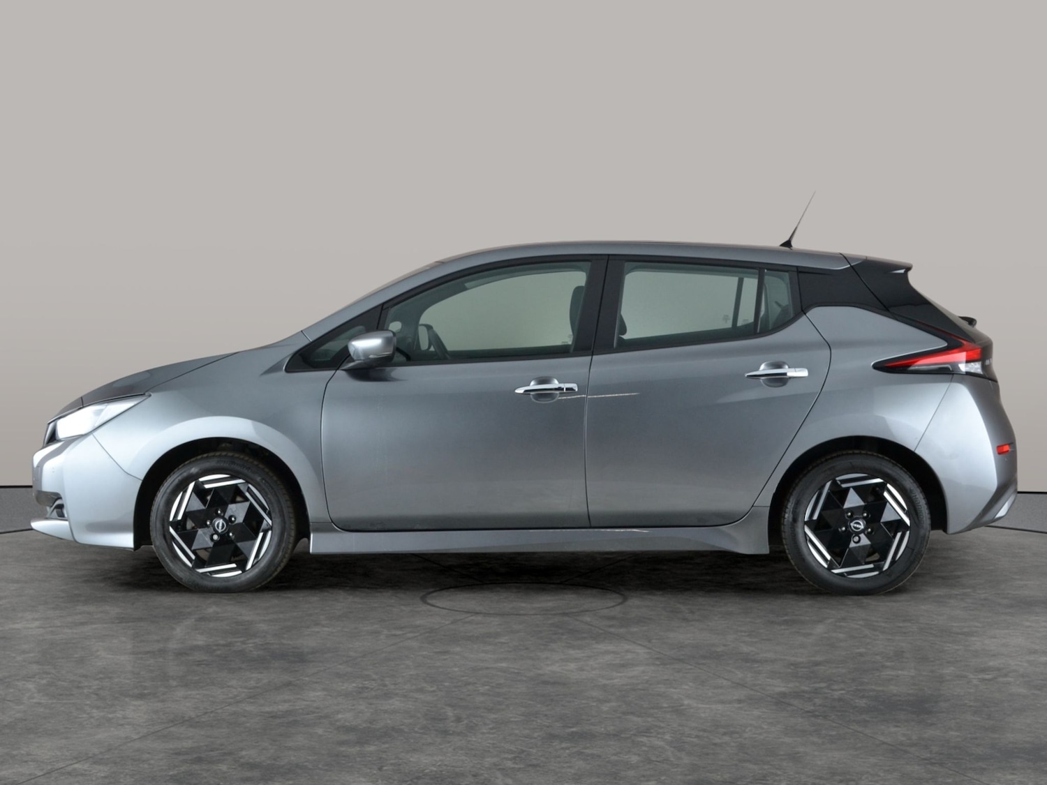 Used Nissan Leaf 2022 for sale - 77159875: Photo 13