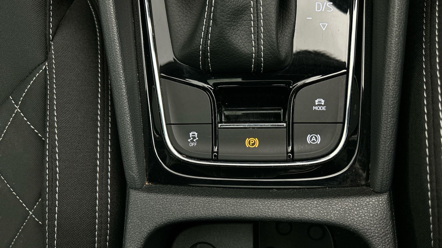 Used Skoda Karoq 2019 for sale - 76542641: Photo 28