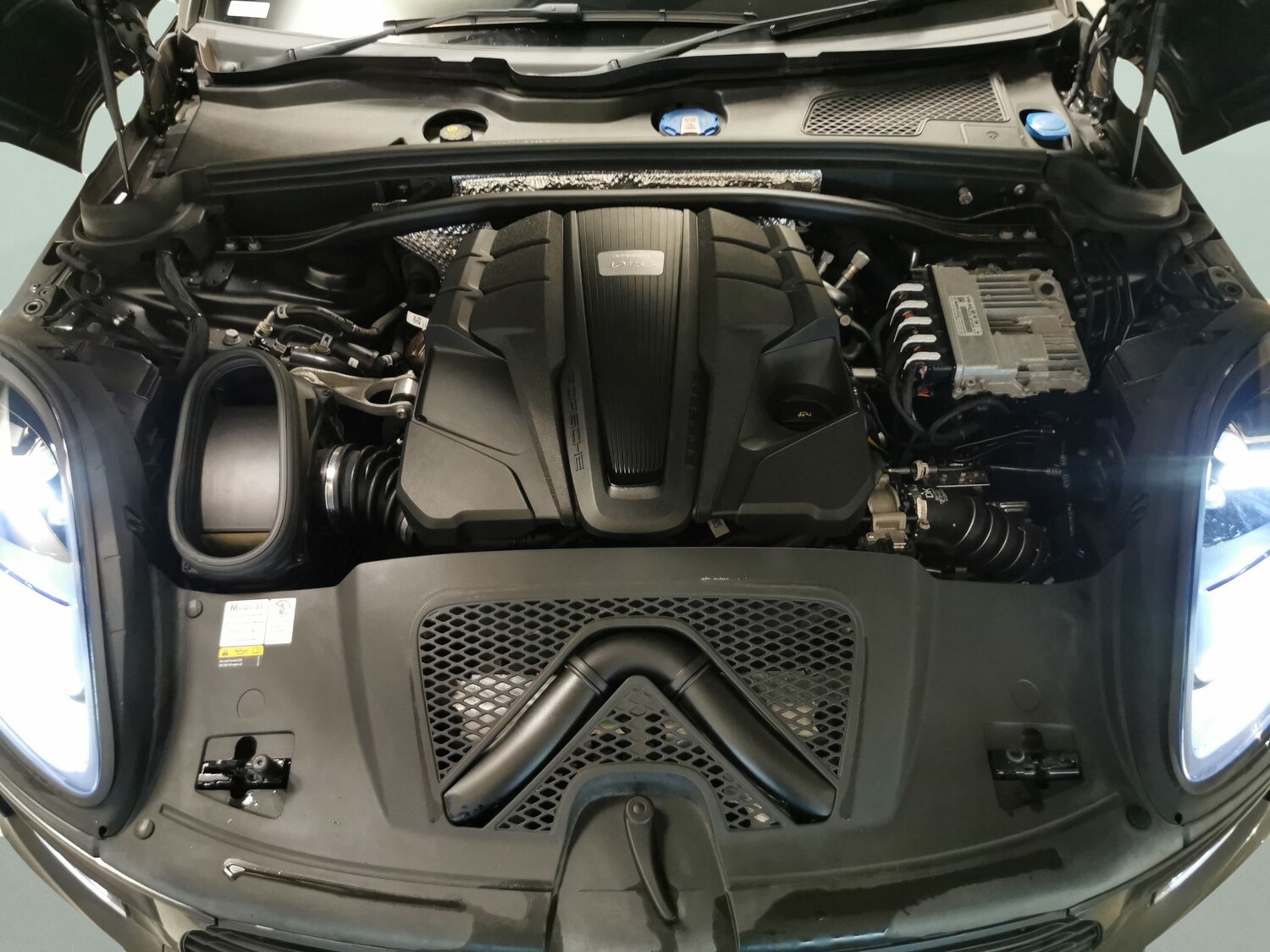 Used Porsche Macan 2021 for sale - 77600878: Photo 36