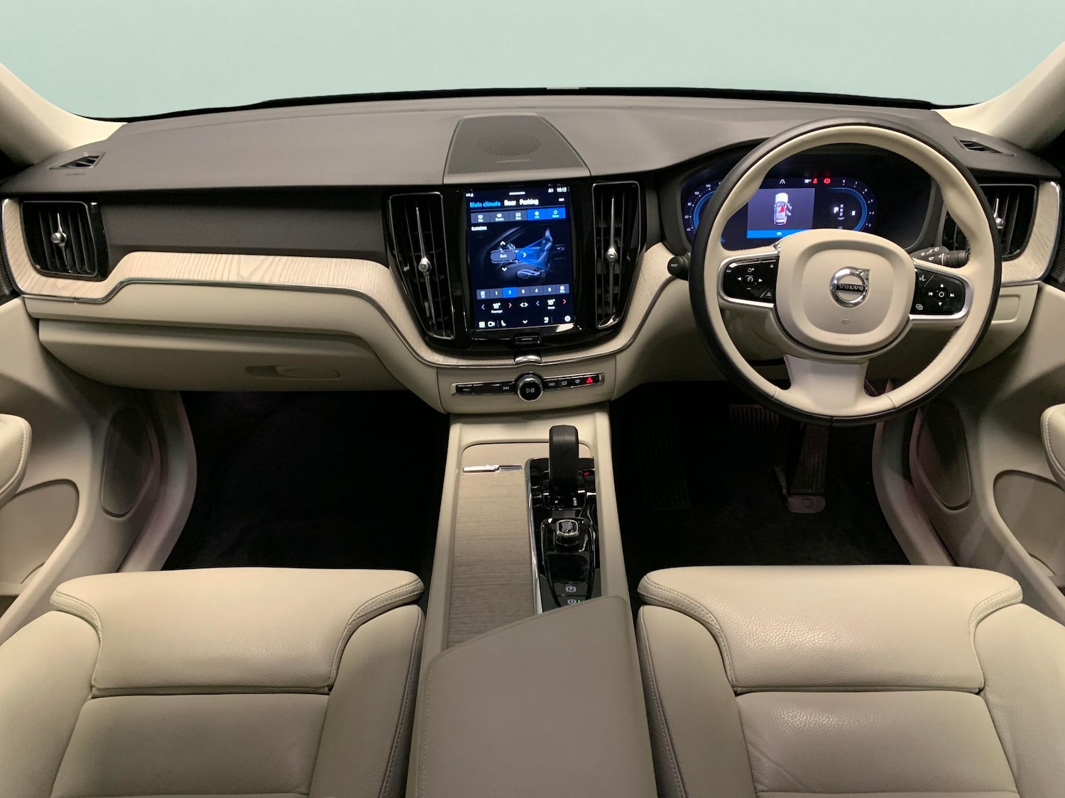 Used Volvo XC60 2022 for sale - 76400996: Photo 11