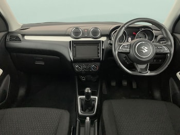 Used Suzuki Swift 2023 for sale - 76507918: Photo