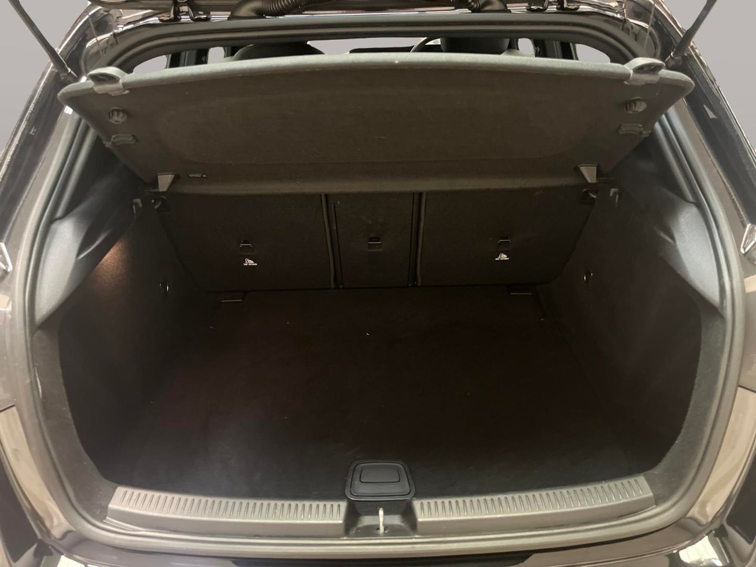 Used Mercedes-Benz A-Class 2018 for sale - 77802972: Photo 34