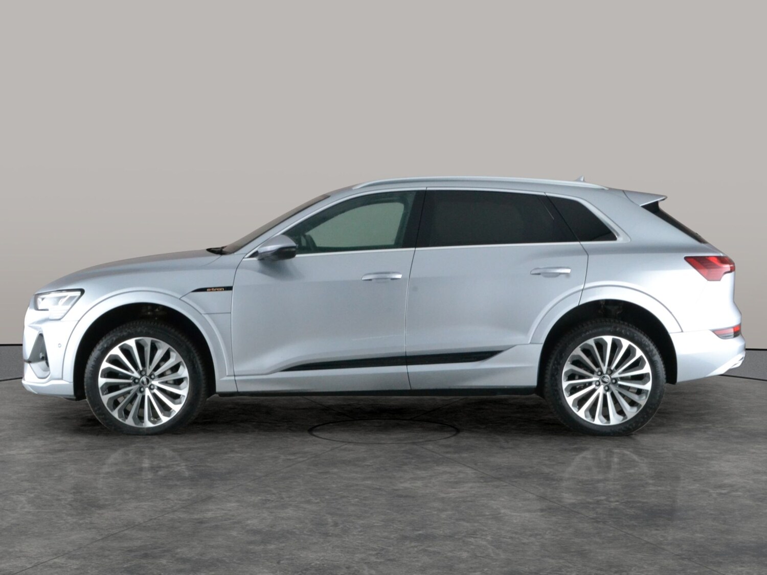 Used Audi e-tron 2021 for sale - 77347201: Photo 14