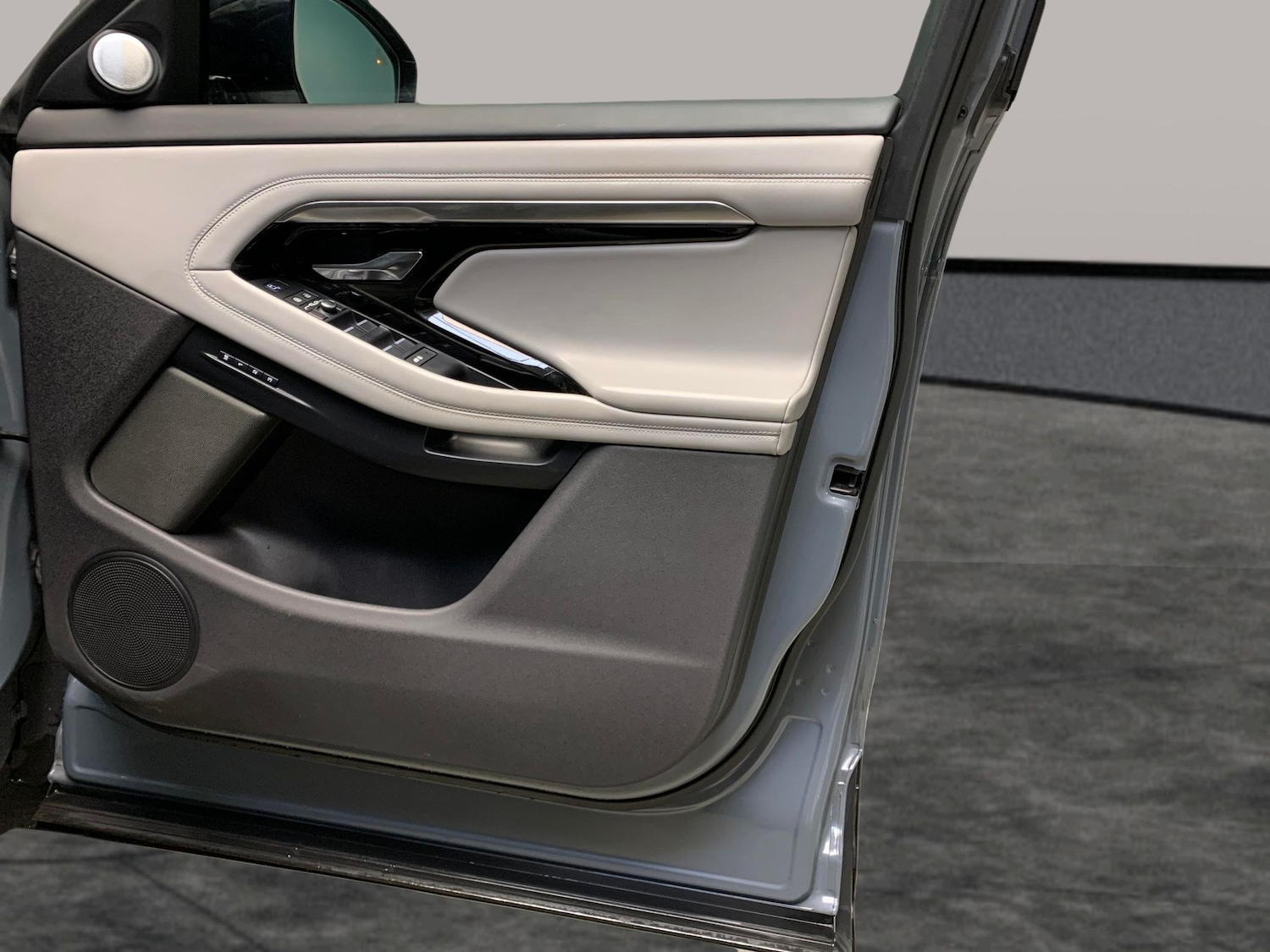 Used Land Rover Range Rover Evoque 2022 for sale - 76908368: Photo 32