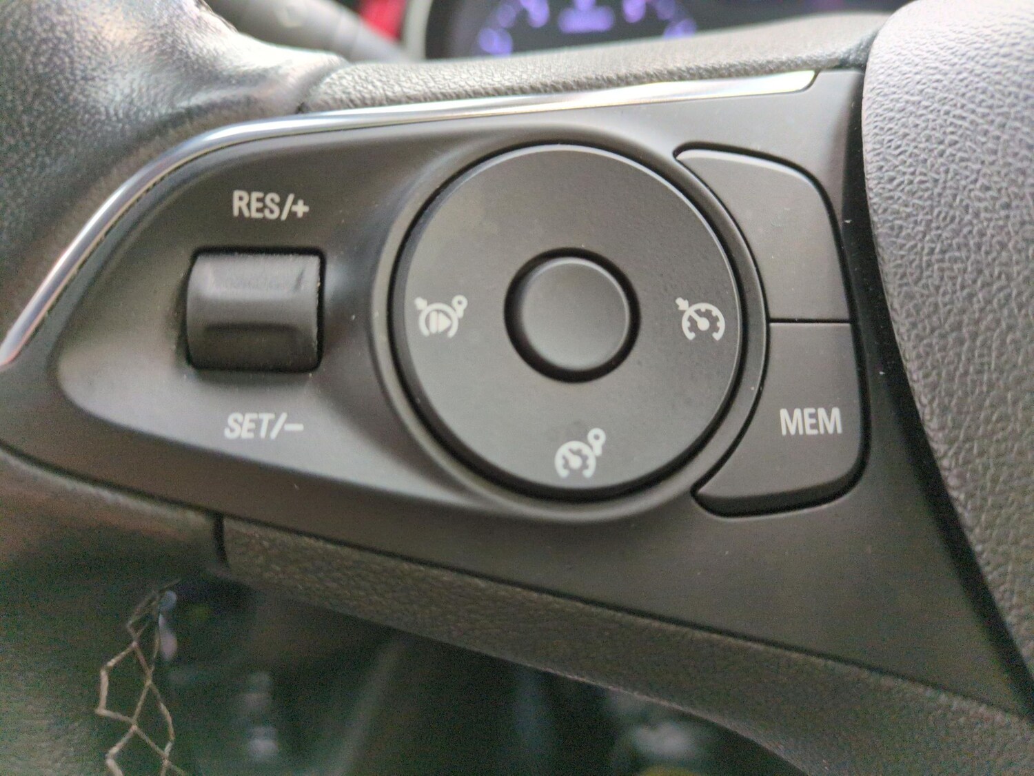 Used Vauxhall Crossland 2023 for sale - 77815119: Photo 18