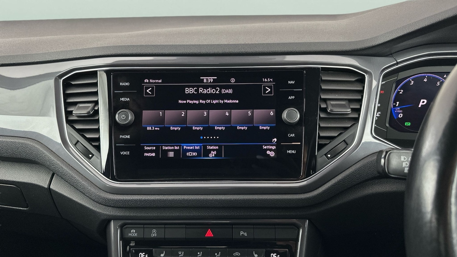 Used Volkswagen T-Roc 2021 for sale - 77060889: Photo 15