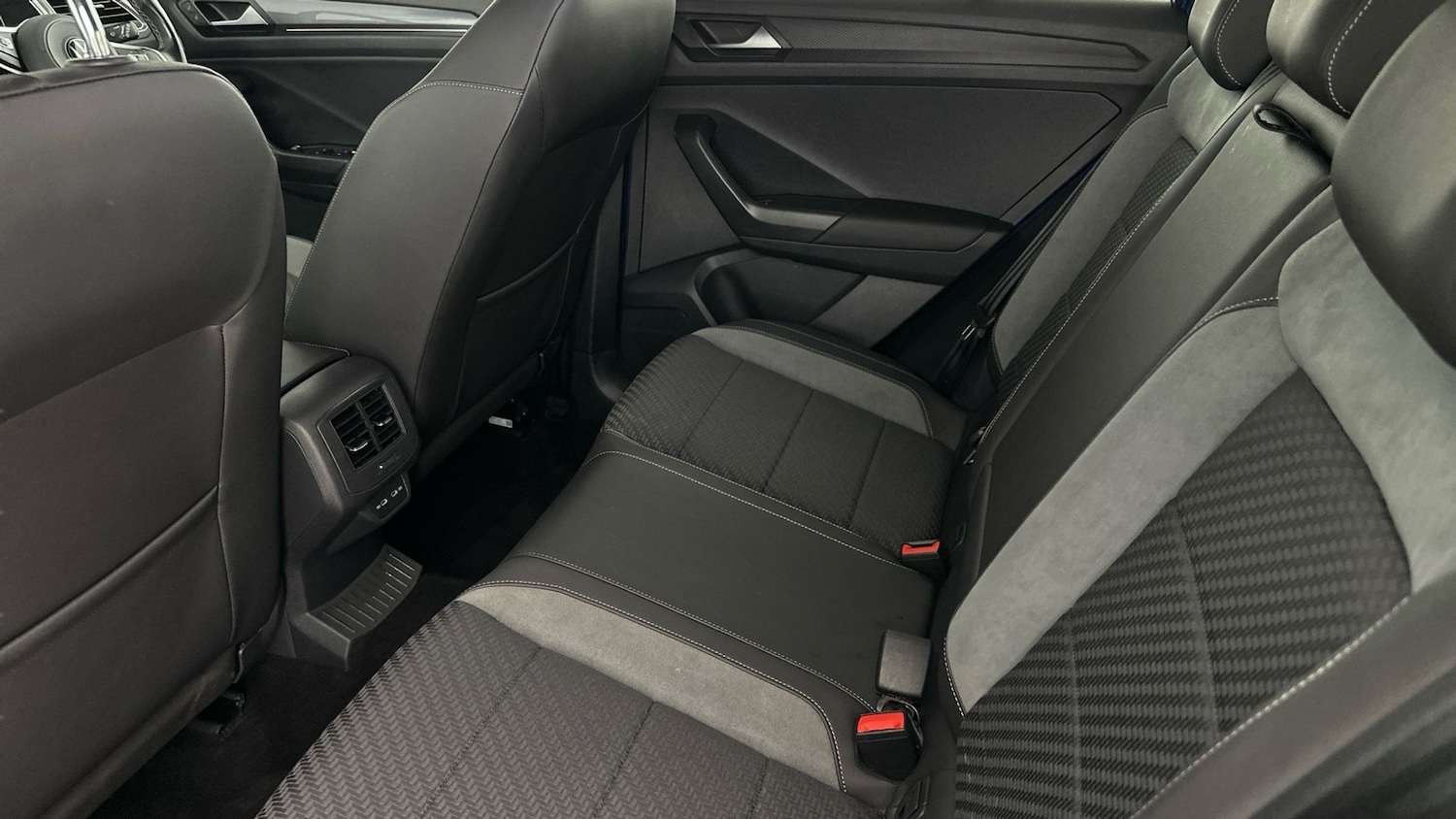 Used Volkswagen T-Roc 2021 for sale - 77060889: Photo 17