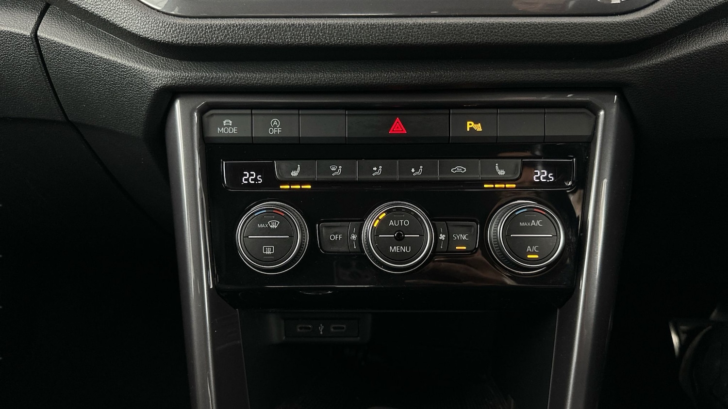 Used Volkswagen T-Roc 2021 for sale - 77060889: Photo 23