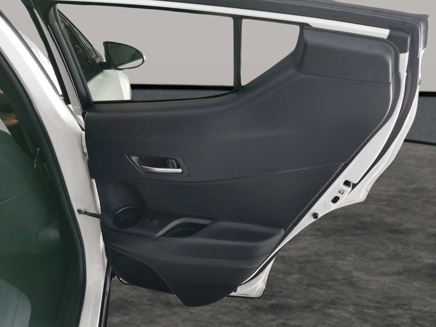 Used Toyota C-HR 2023 for sale - 77245970: Photo 28