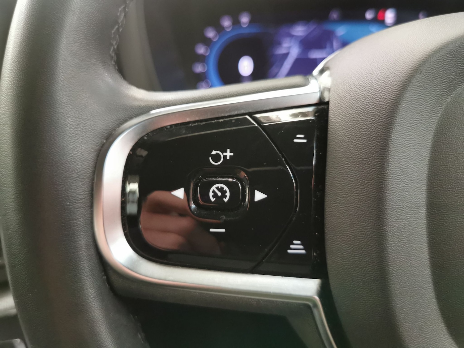 Used Volvo XC60 2023 for sale - 76738441: Photo 18