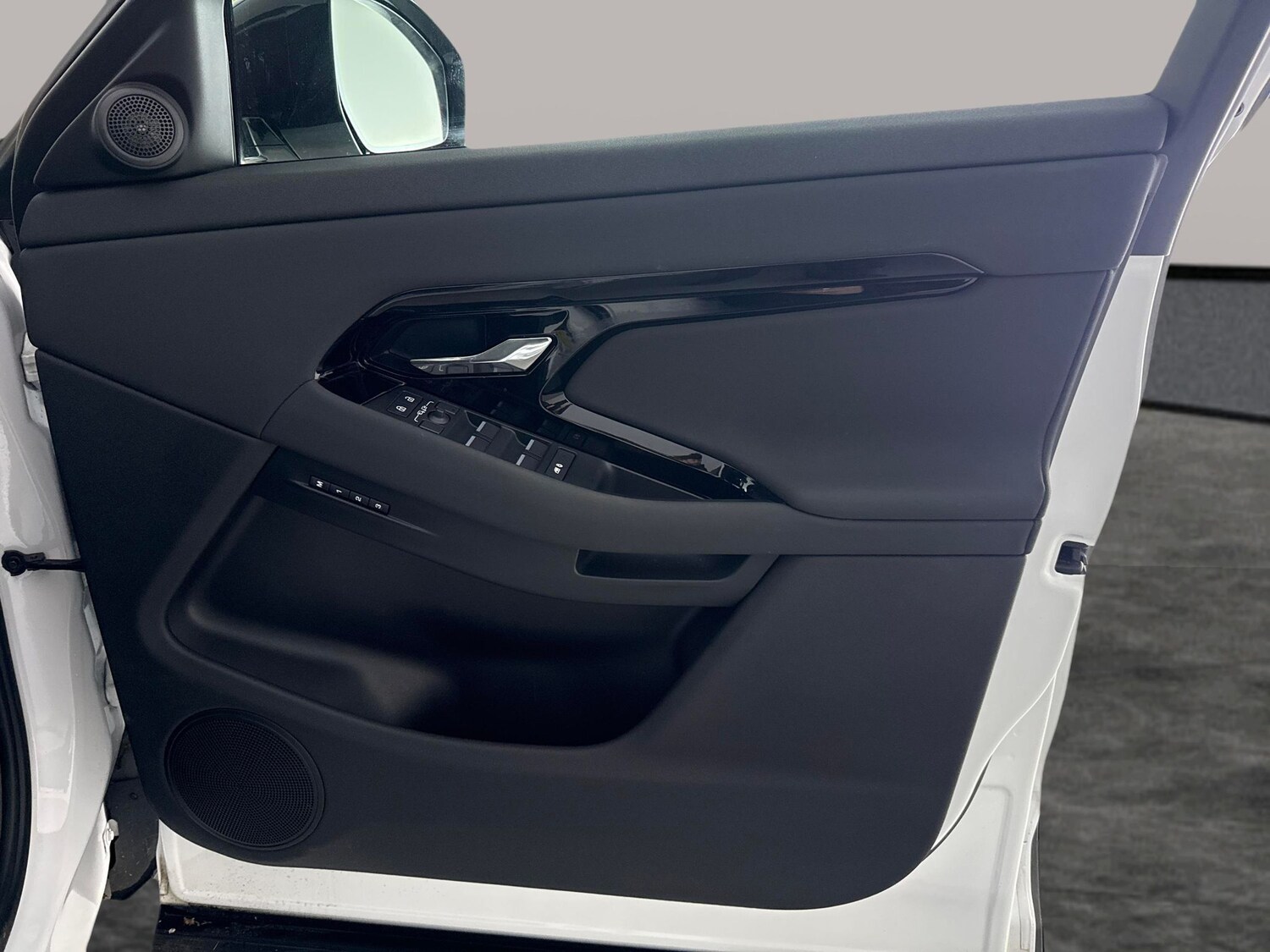 Used Land Rover Range Rover Evoque 2024 for sale - 78211018: Photo 30