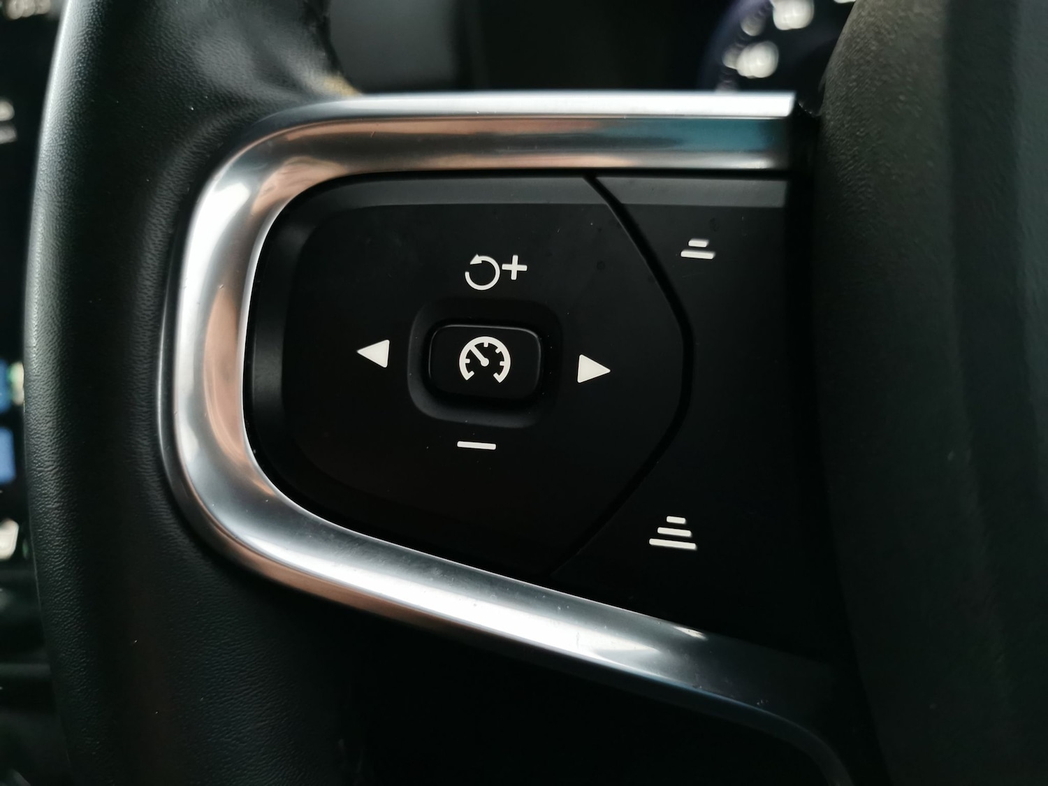 Used Volvo XC40 2021 for sale - 77543094: Photo 19