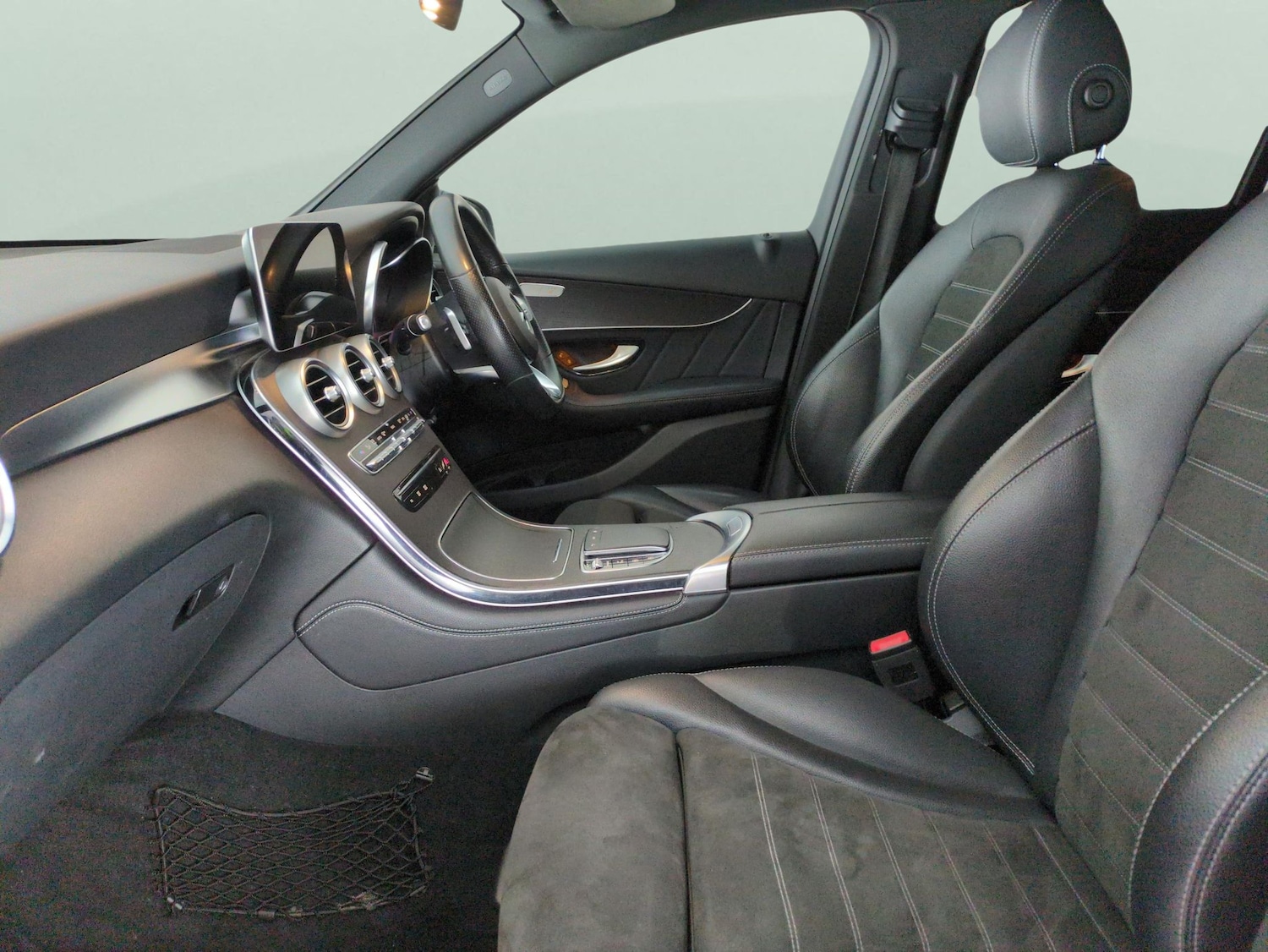 Used Mercedes-Benz GLC 2020 for sale - 76367307: Photo 4