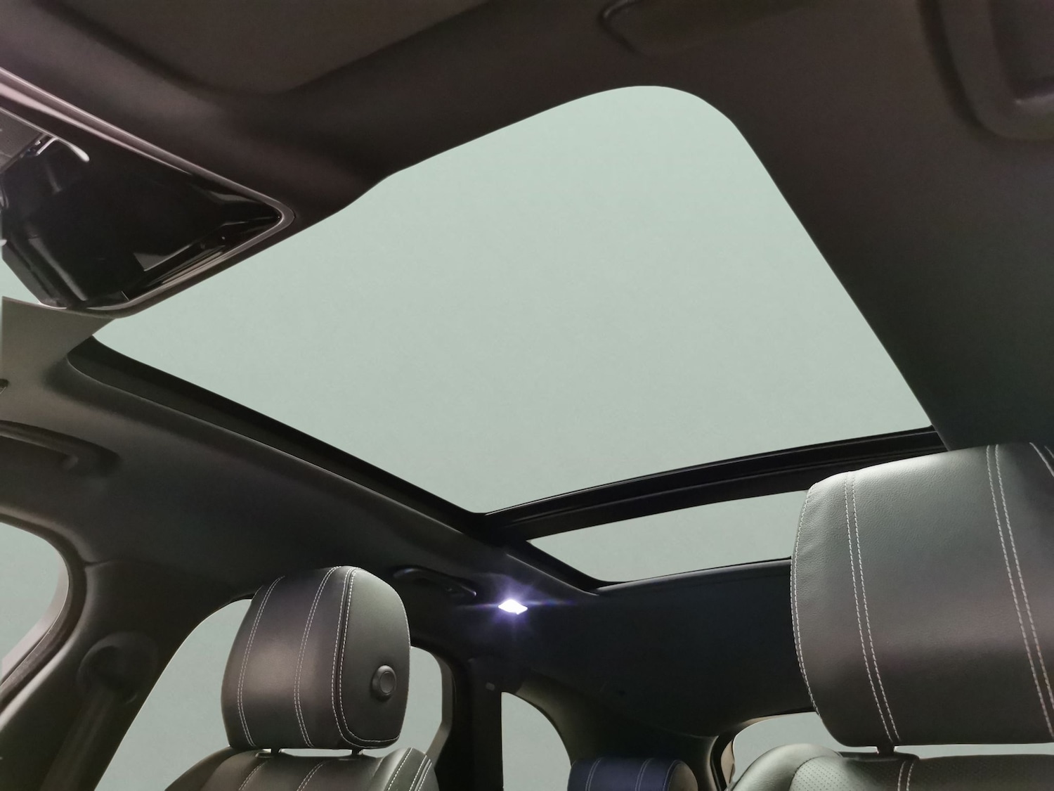 Used Land Rover Range Rover Velar 2021 for sale - 77778237: Photo 5