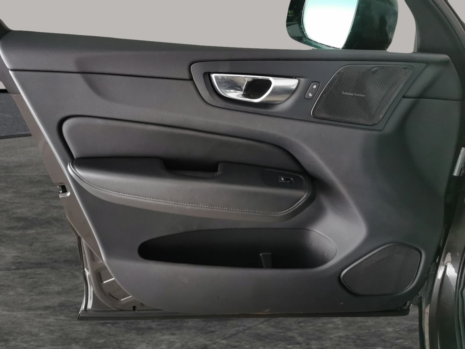 Used Volvo XC60 2023 for sale - 76931887: Photo 32