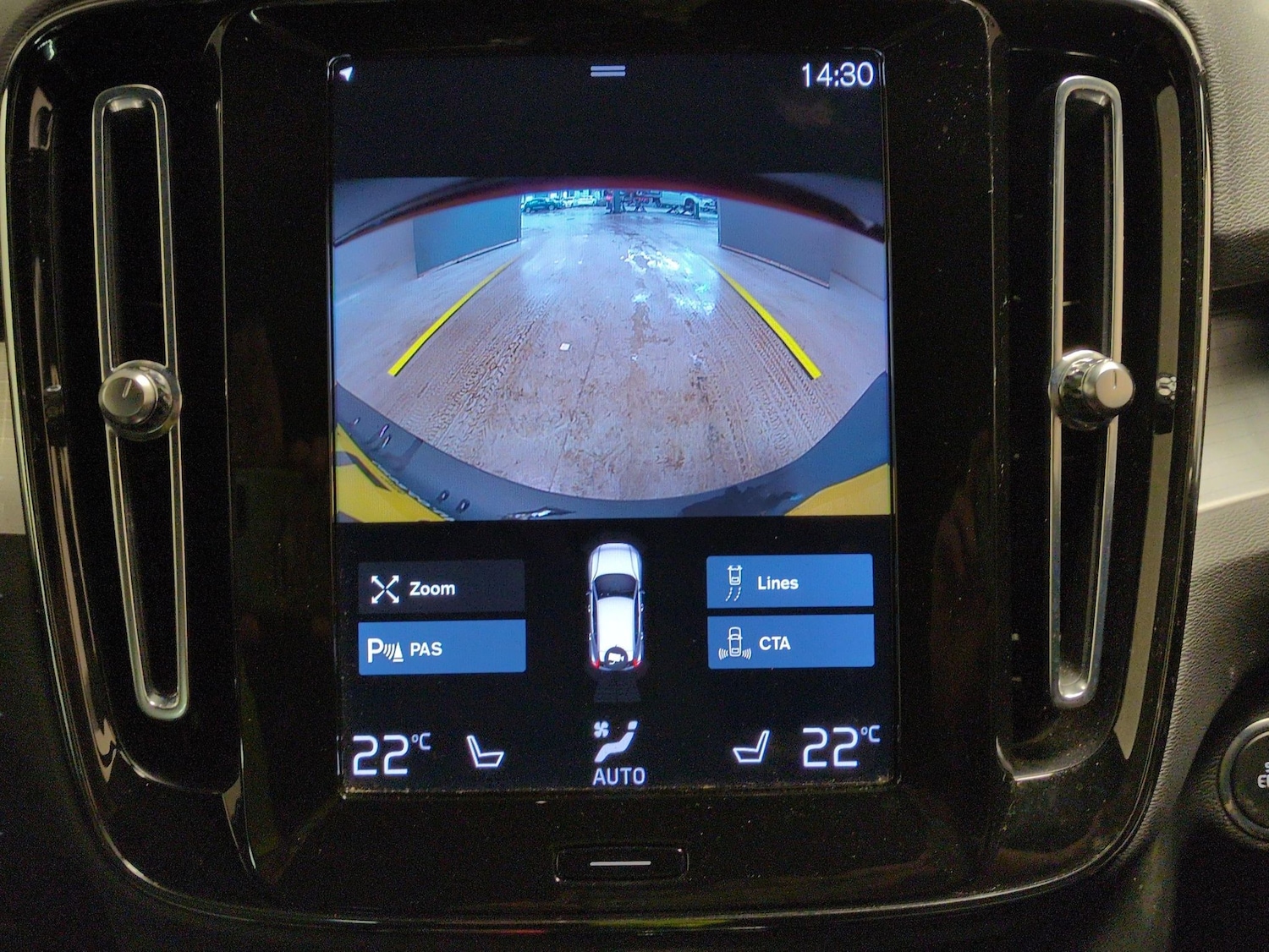 Used Volvo XC40 2023 for sale - 77911711: Photo 17