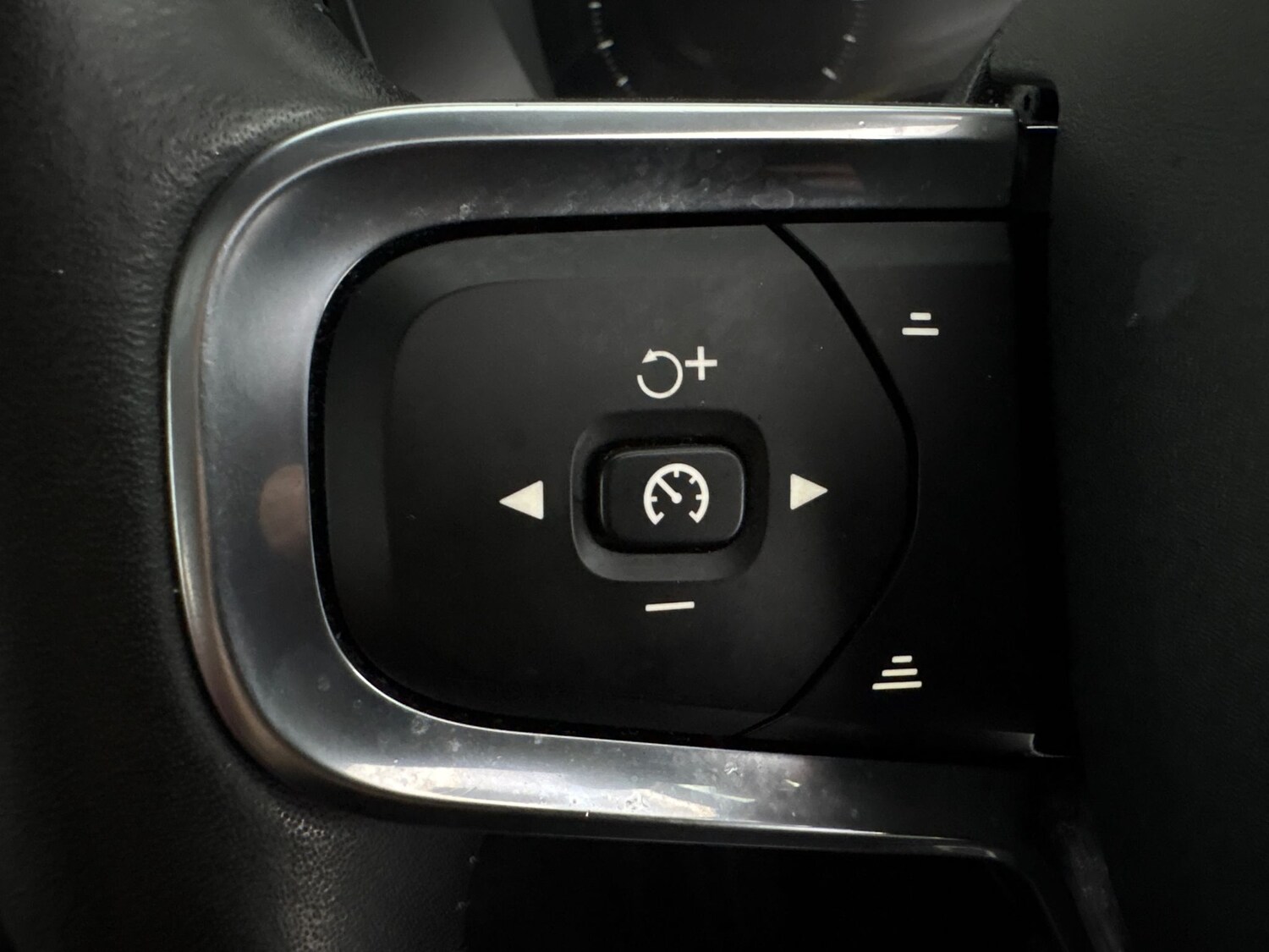 Used Volvo XC40 2021 for sale - 78039988: Photo 16