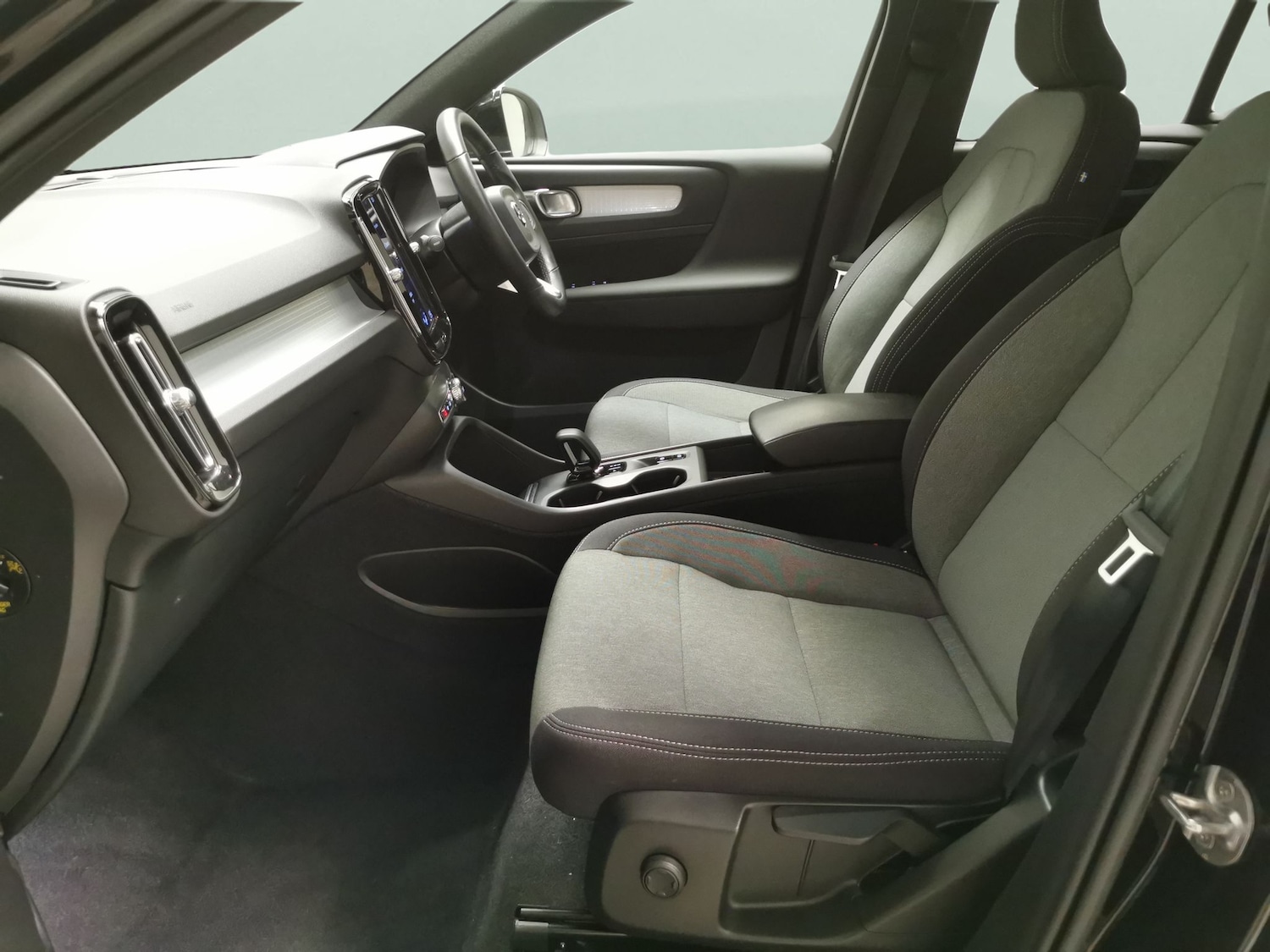 Used Volvo XC40 2022 for sale - 78197867: Photo 4