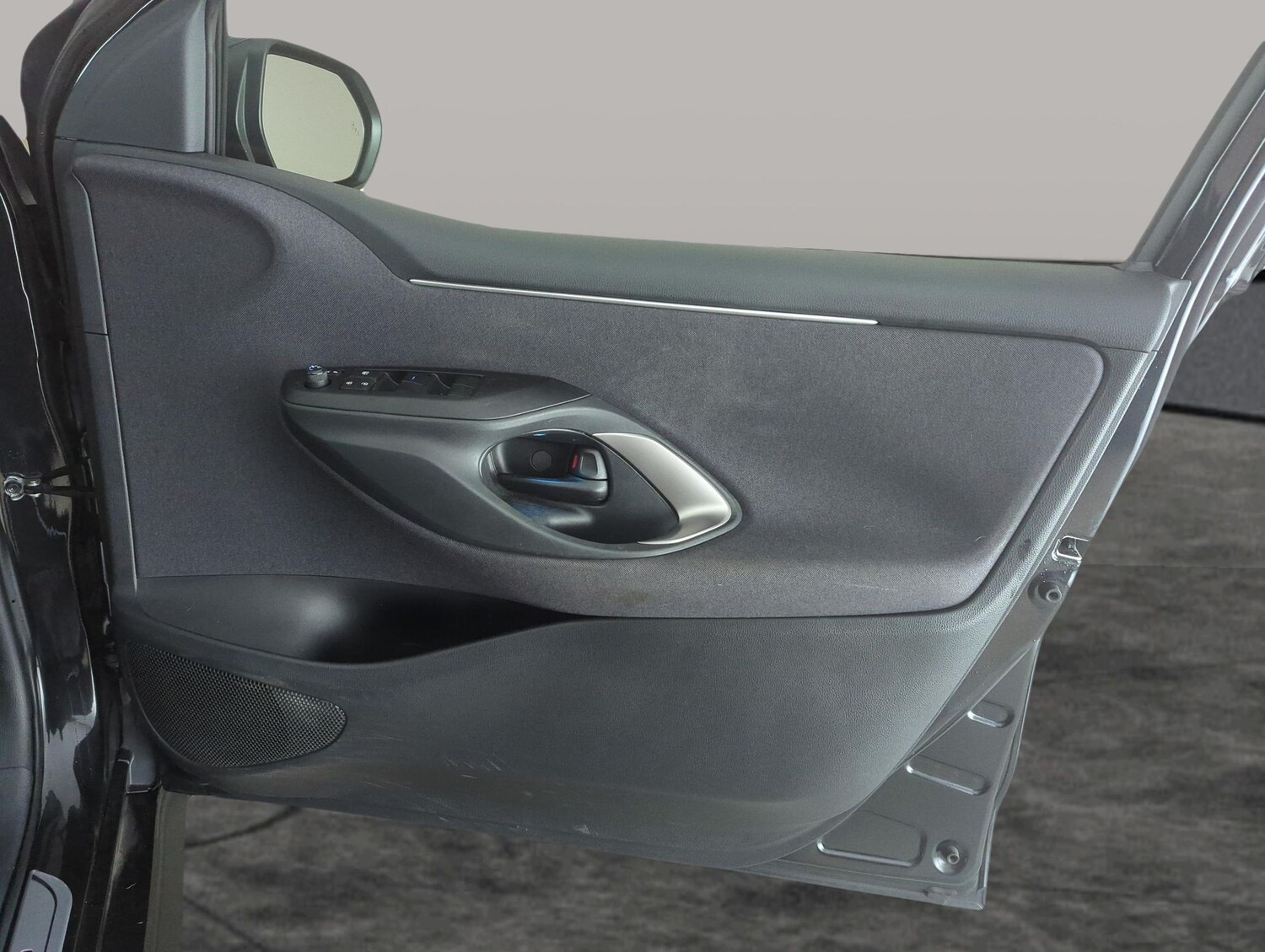 Used Toyota Yaris 2023 for sale - 77715948: Photo 32