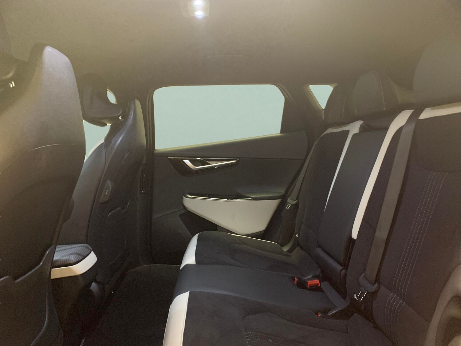 Used Kia EV6 2023 for sale - 77413078: Photo 25